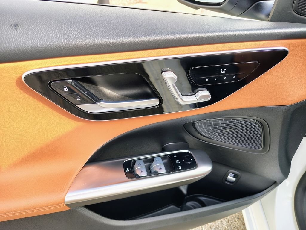 2025 Mercedes-Benz C-Class Sedan C 300 - Photo 16