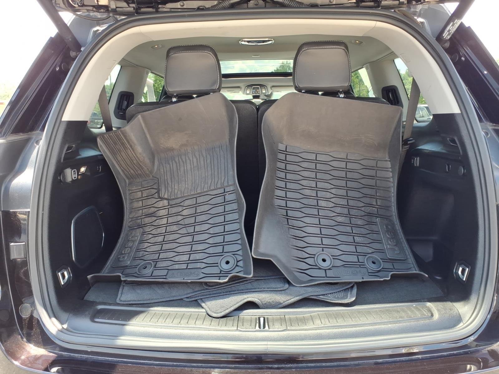 Used 2022 Ember Pearlcoat Jeep Limited image 34