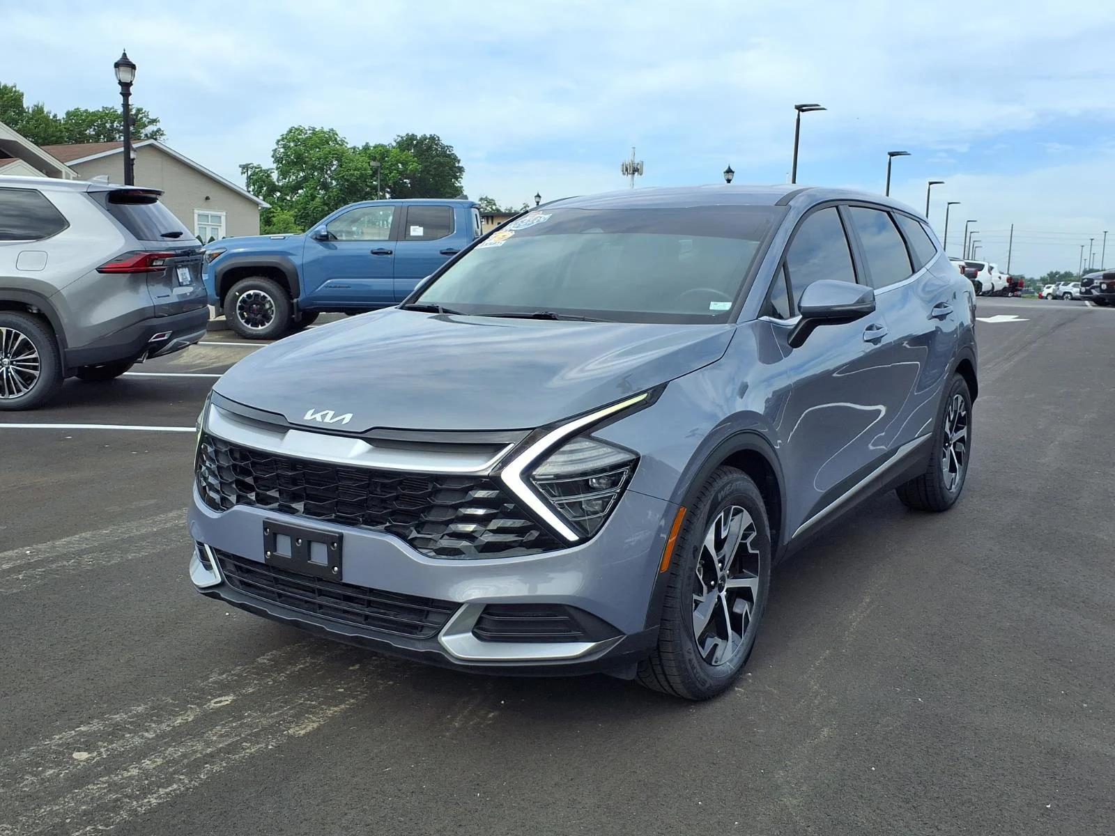 Used 2024 Everlasting Silver Kia EX image 30