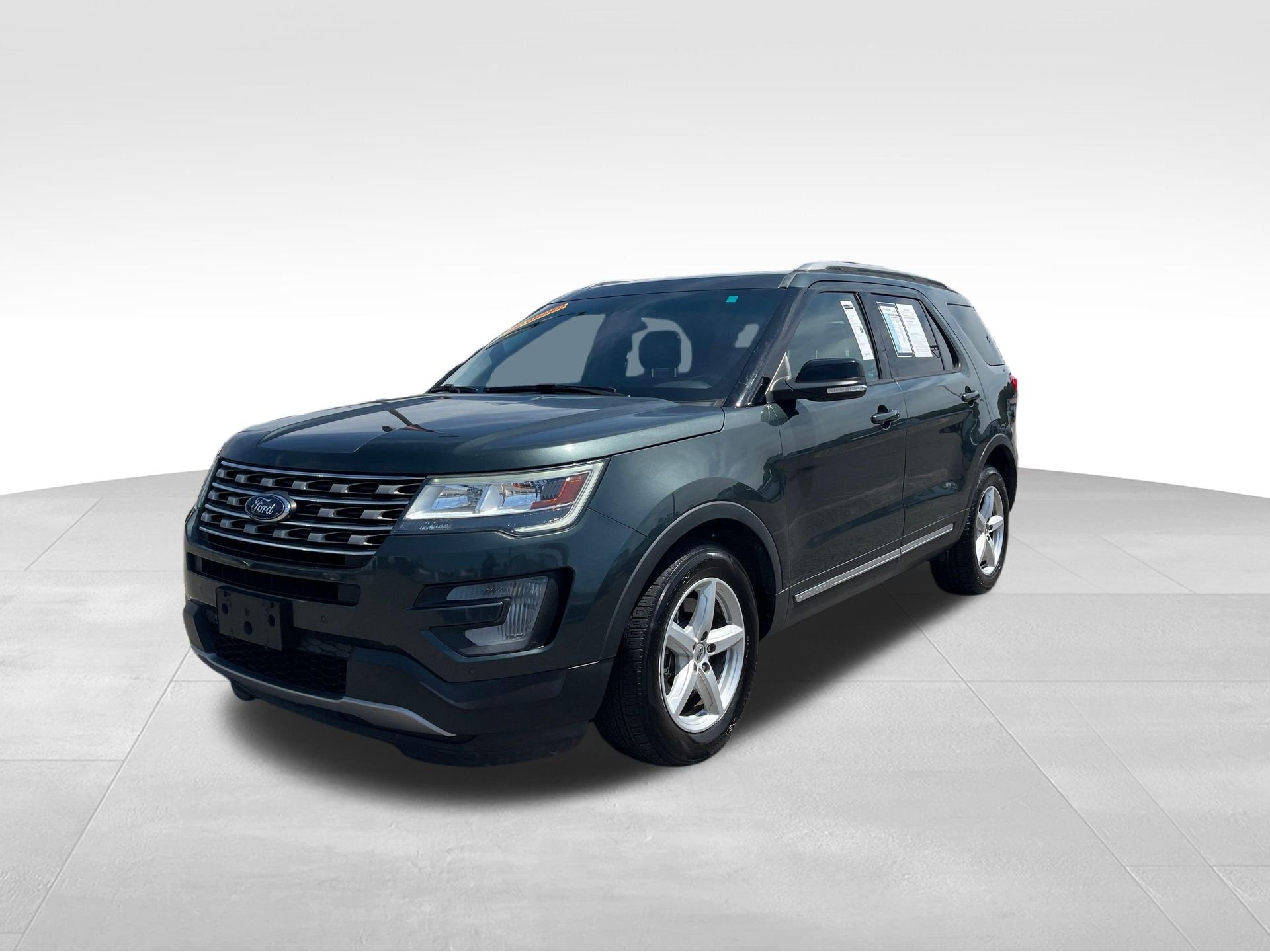 2016 Ford Explorer XLT FWD's photo