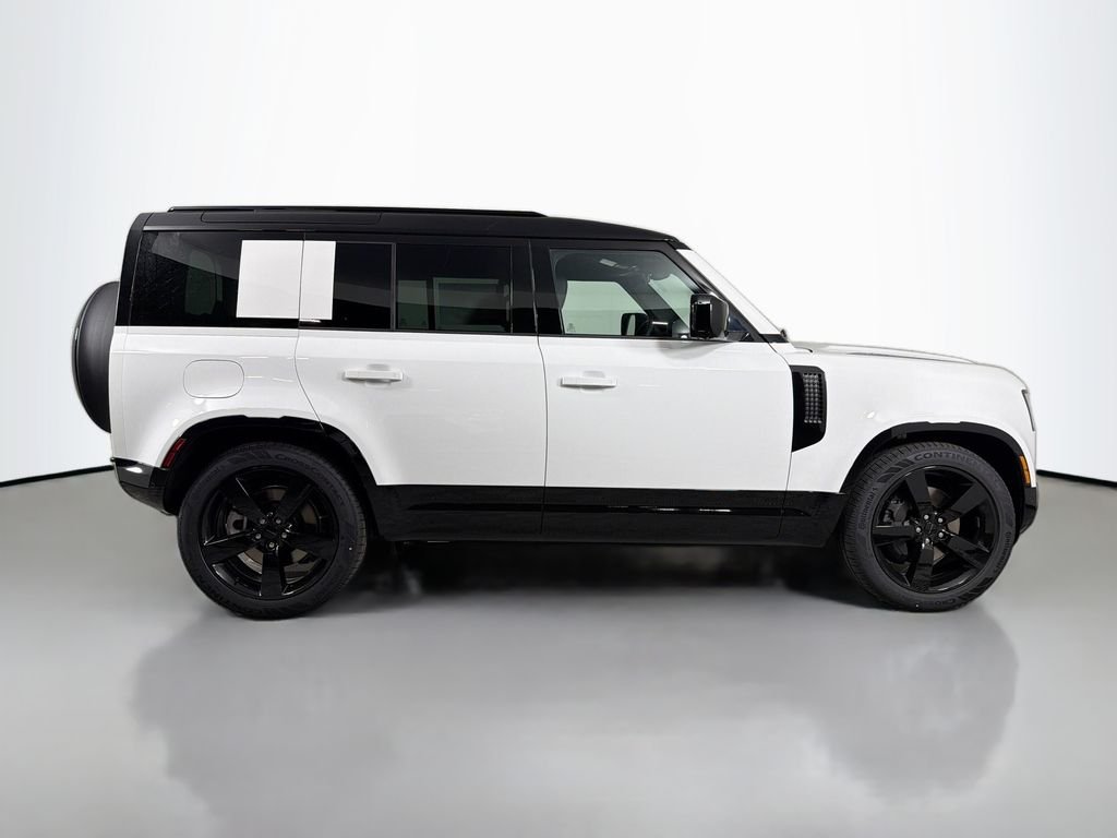 New 2026 Fuji White Land Rover X-Dynamic SE image 4