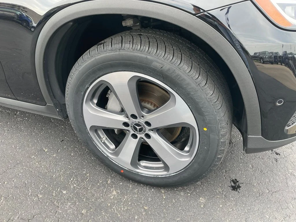 Used 2022 Black Mercedes-Benz GLC 300 image 3