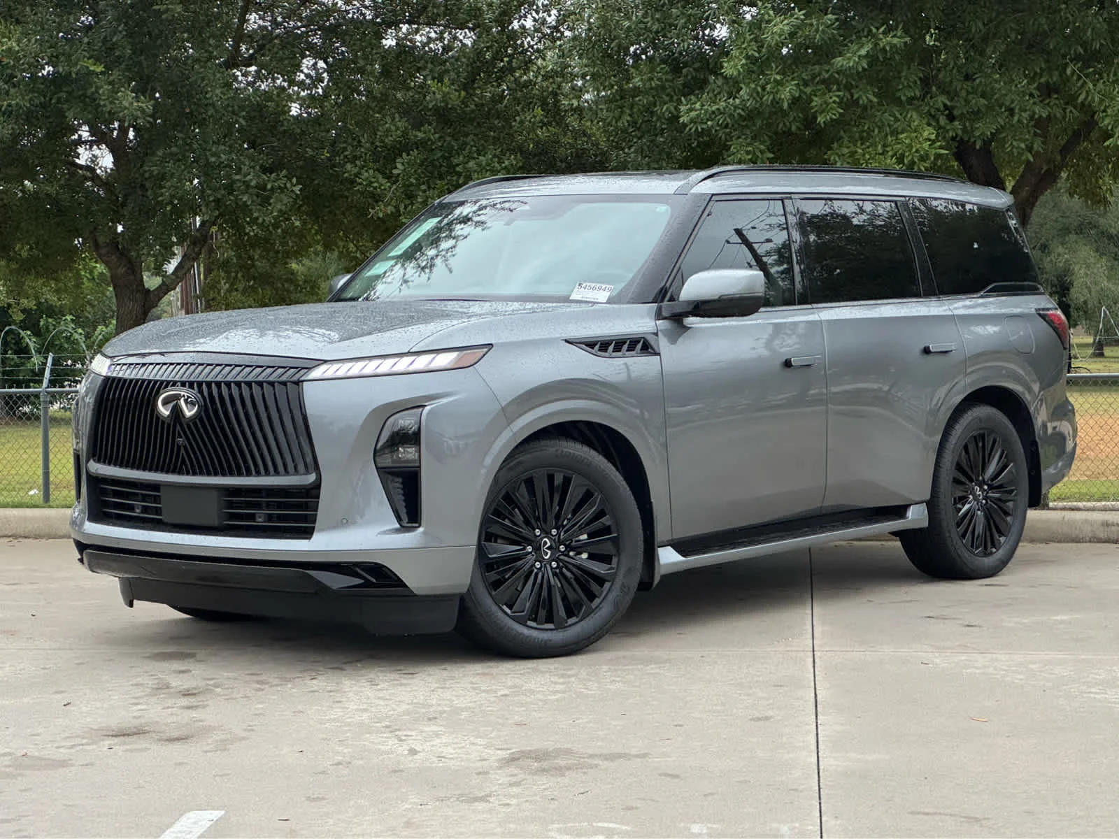 2027 INFINITI QX80 Luxe 4WD