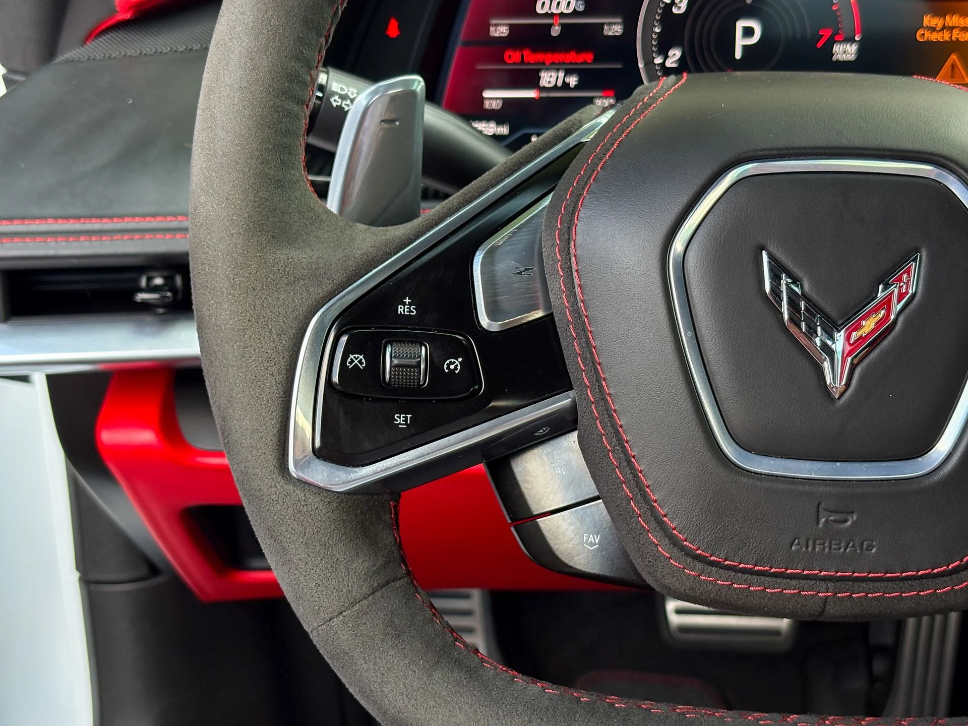 Used 2023 White Chevrolet Stingray image 22