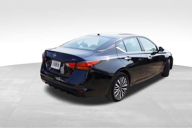 Used 2024 Black Nissan 2.5 SV image 3