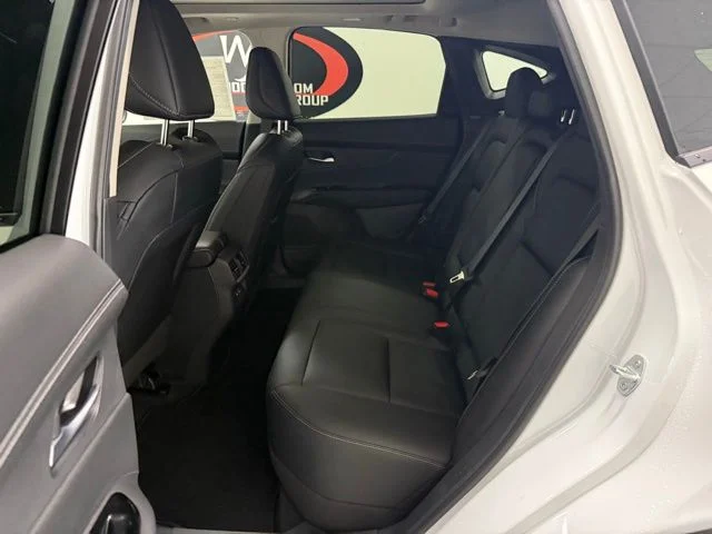 New 2025 Everest White TriCoat Nissan SL image 14
