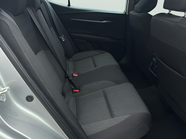 2025 Toyota Camry LE - Photo 13