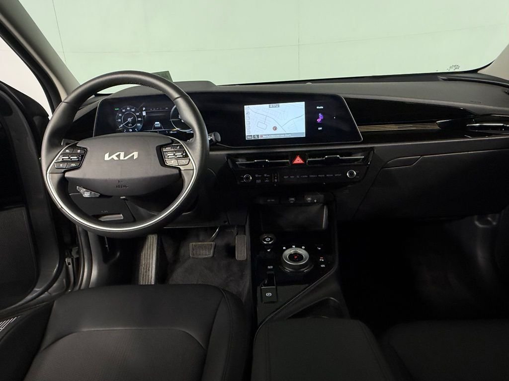 Used 2025 Gray Kia Wind image 12