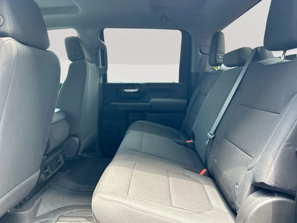Used 2021 Silver GMC Base image 27