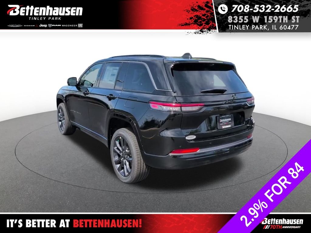 New 2026 Diamond Black Crystal Pearl-Coat Exterior Paint Jeep Limited Reserve image 10