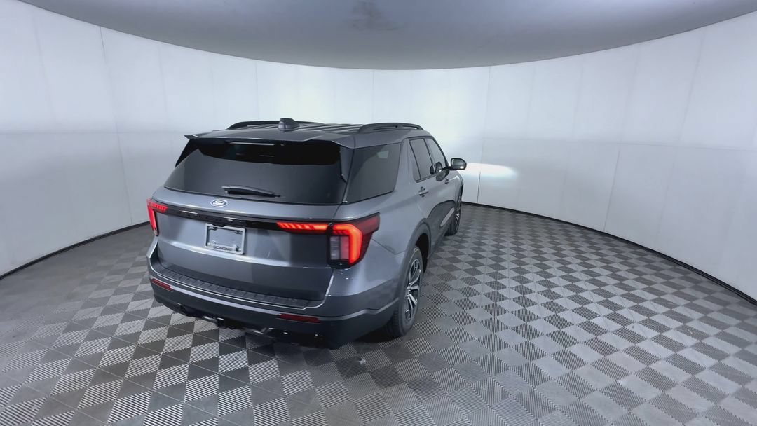 New 2027 Carbonized Gray Metallic Ford ST-Line image 8