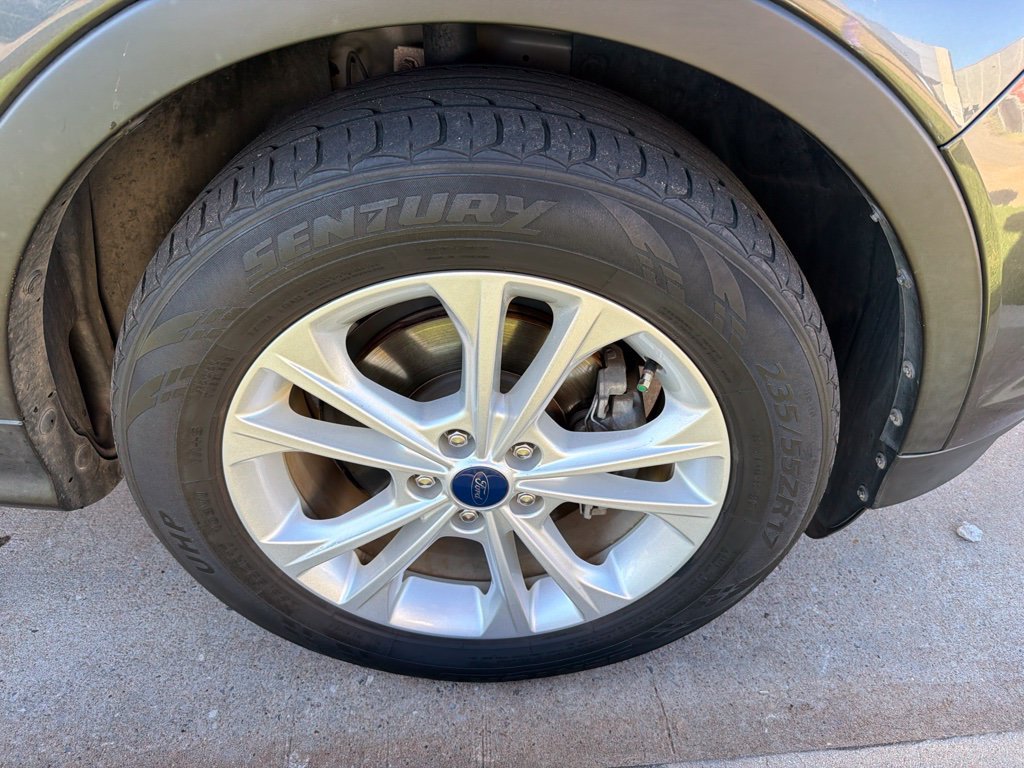 Used 2017 Gray Ford SE image 3