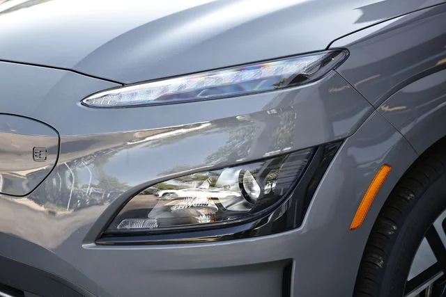 Used 2023 Galactic Gray Hyundai SE image 13