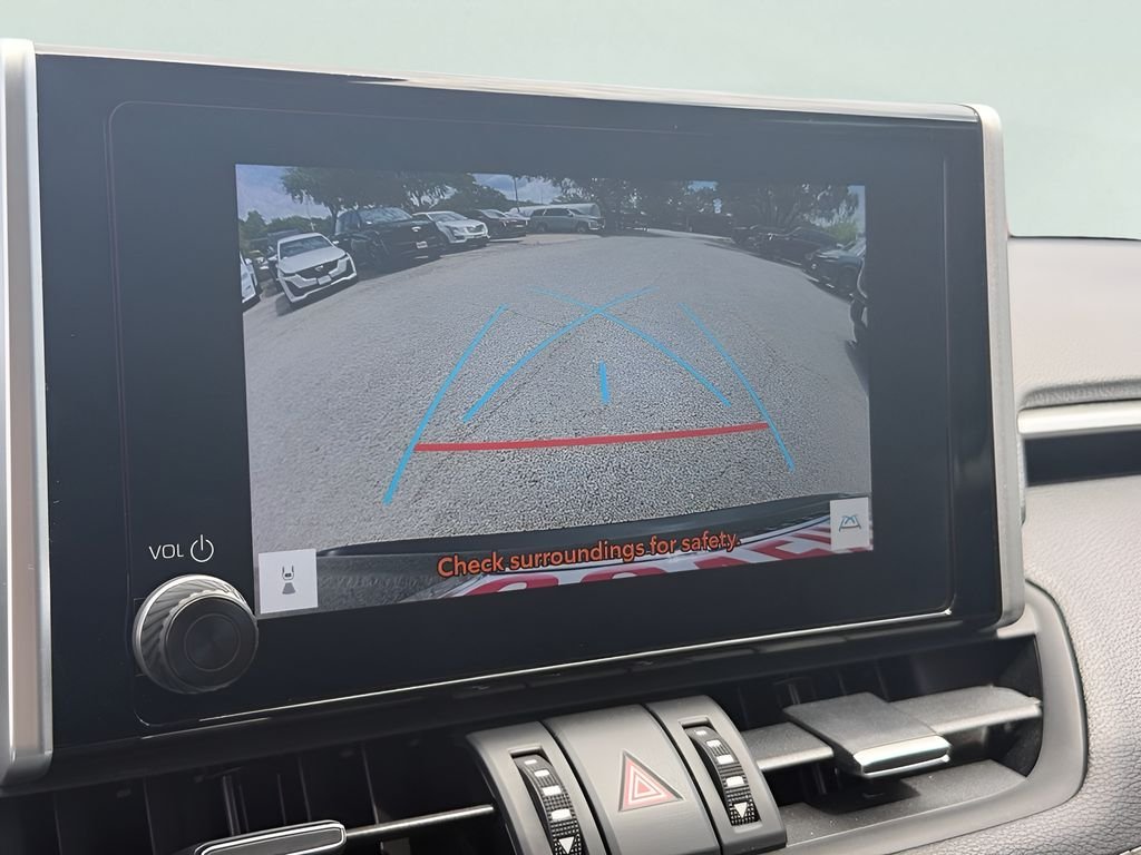 2025 Toyota RAV4 XLE Premium - Photo 17