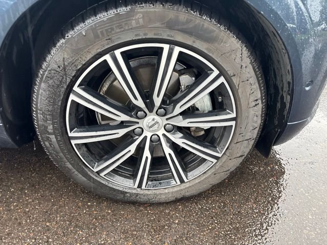 Used 2021 Blue Volvo T5 Inscription image 14