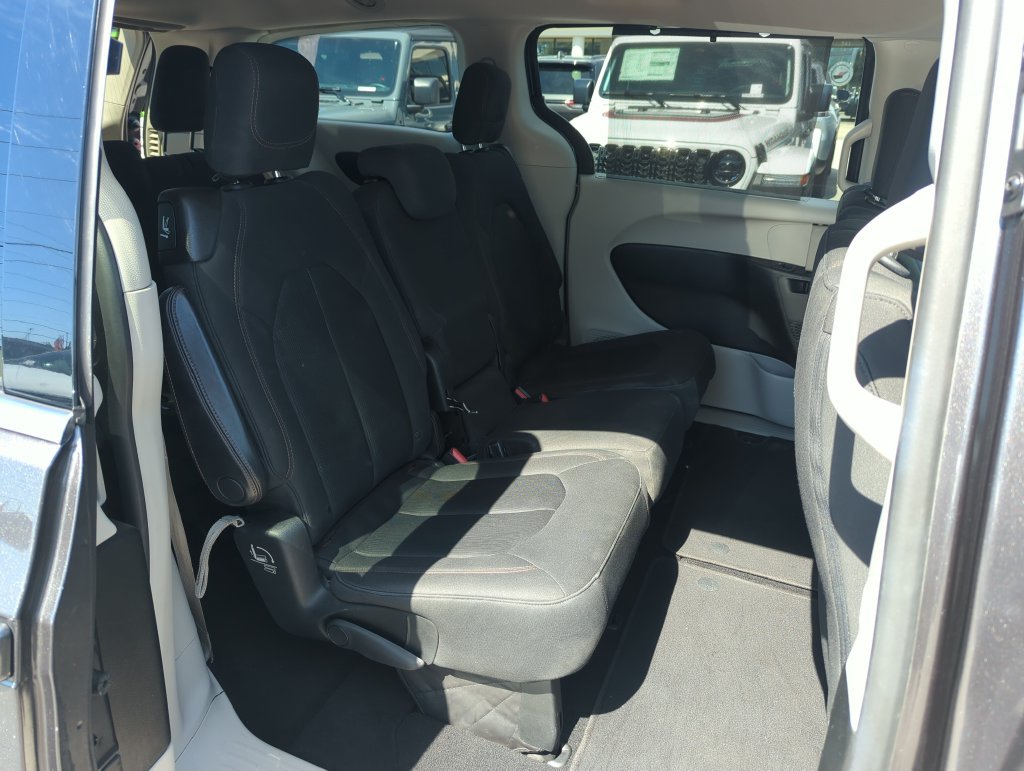 Used 2019 Gray Chrysler Touring Plus image 30