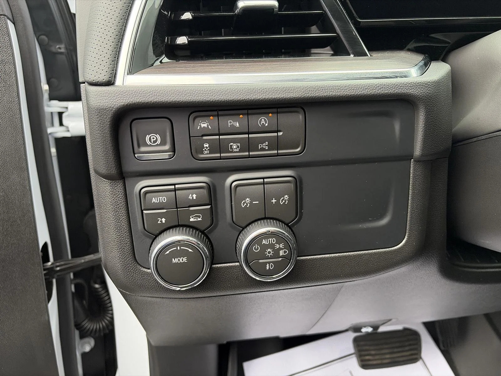 New 2026 Polar White Tricoat Chevrolet Premier image 22