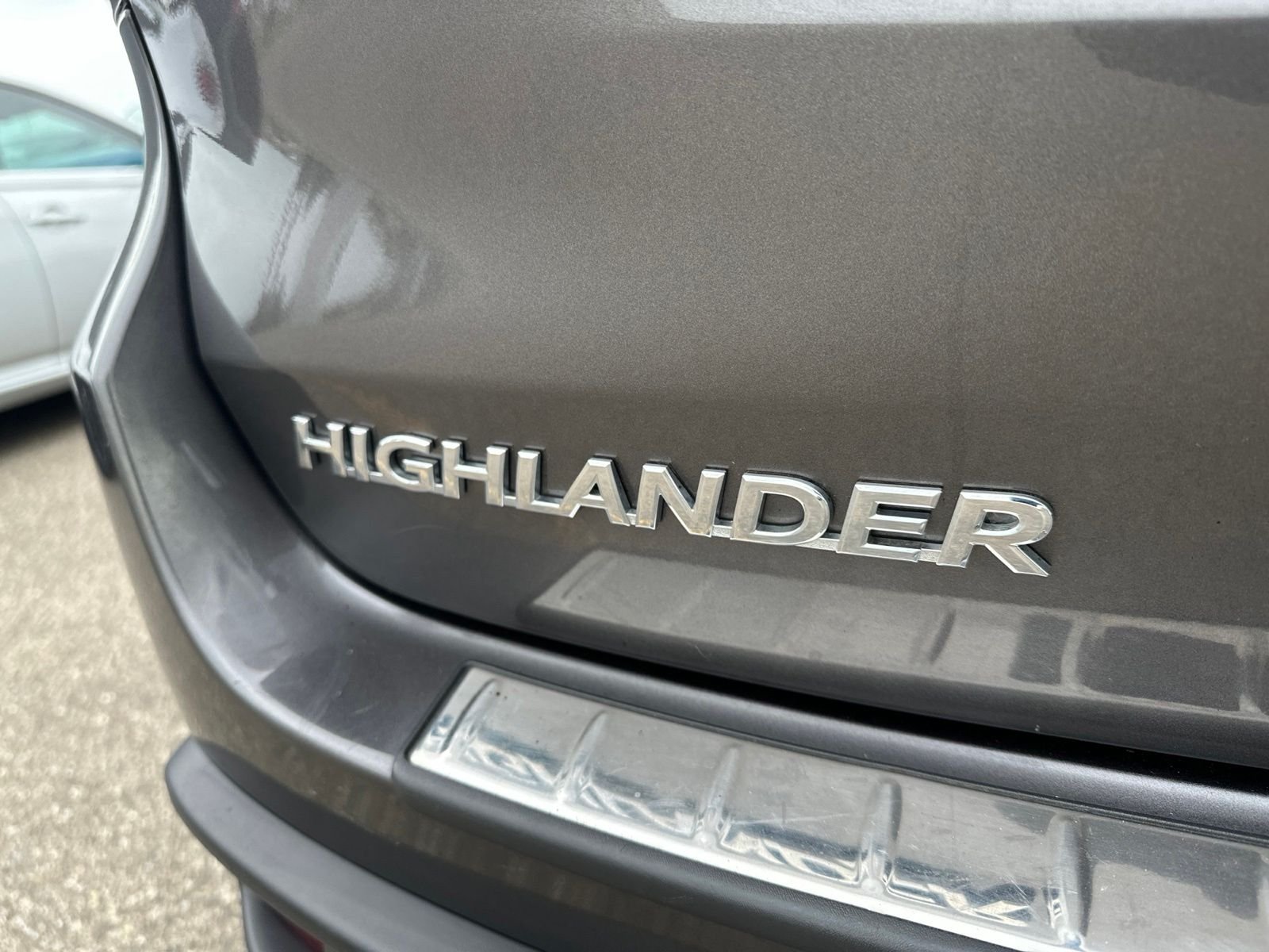 Used 2017  Toyota XLE image 7
