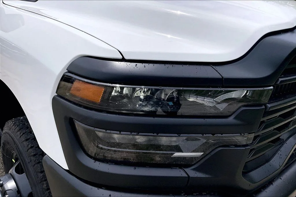 New 2026 Bright White Clear-Coat Exterior Paint RAM Tradesman image 16
