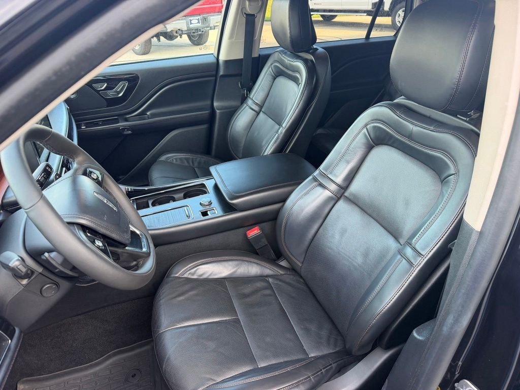 Used 2020 Black Metallic Lincoln Reserve image 3
