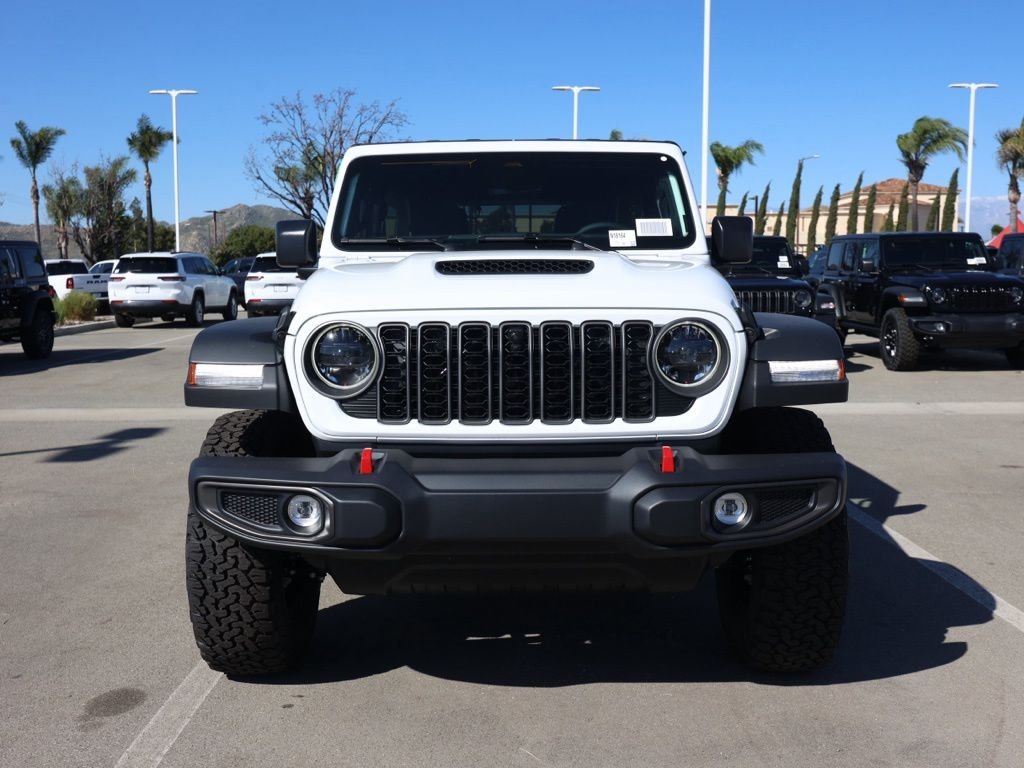 New 2026 Bright White Clear-Coat Exterior Paint Jeep Rubicon image 8