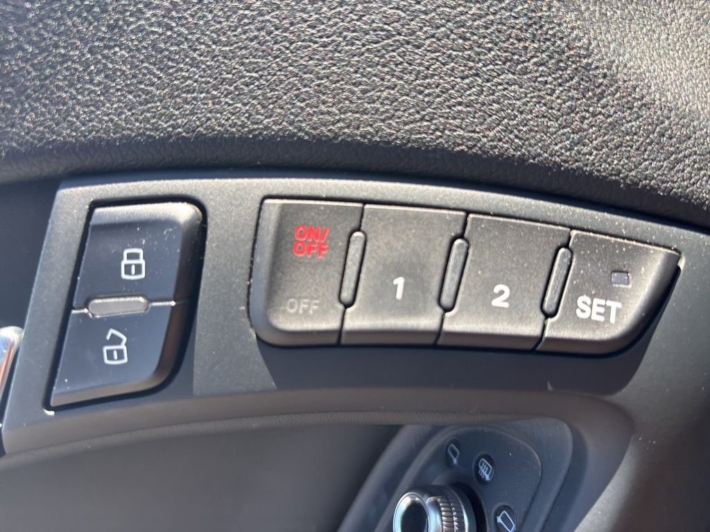 Used 2015 Ibis White Audi 4.2 image 18