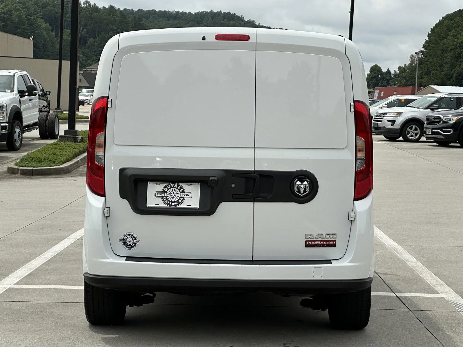 Used 2022 Bright White Ram Tradesman image 6