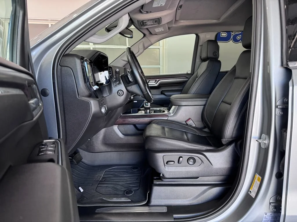 2023 GMC Sierra 1500 SLT - Photo 11