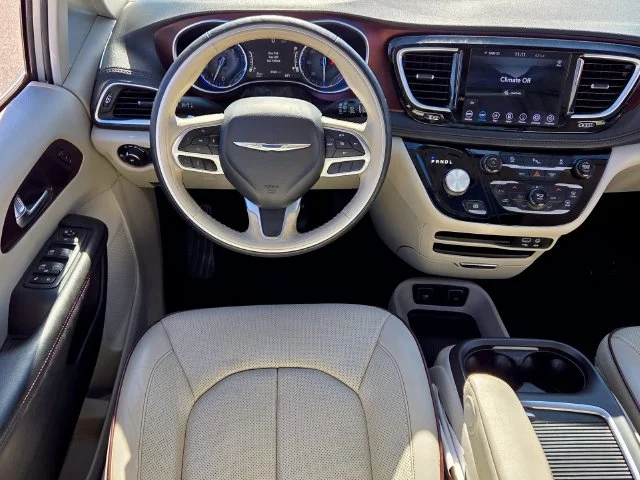 Used 2020 White Chrysler Limited image 7