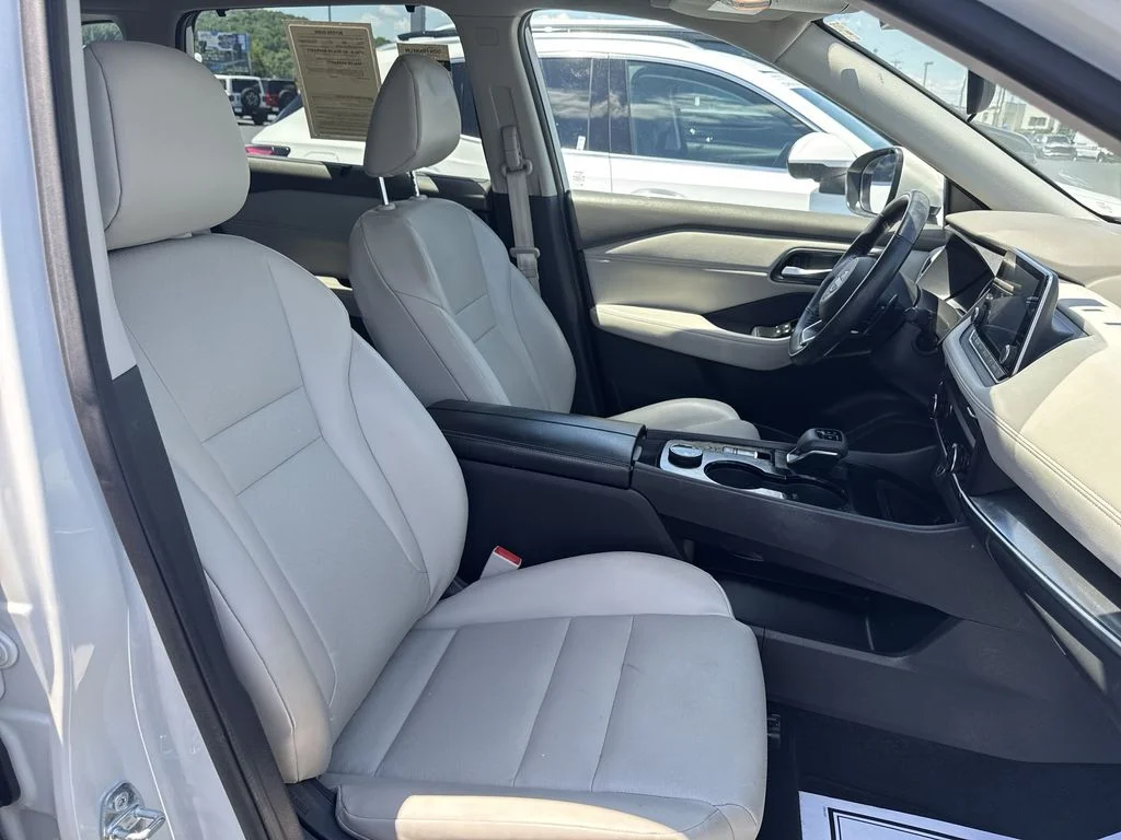 Used 2023 White Nissan SV image 24