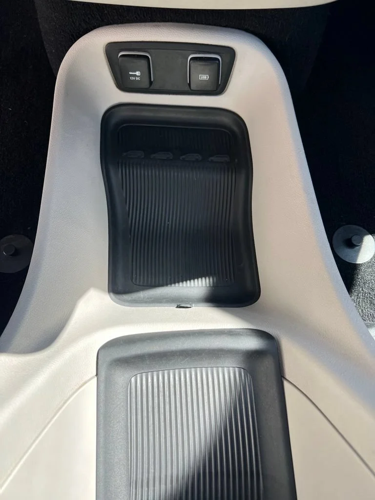 Used 2018  Chrysler Touring L image 17