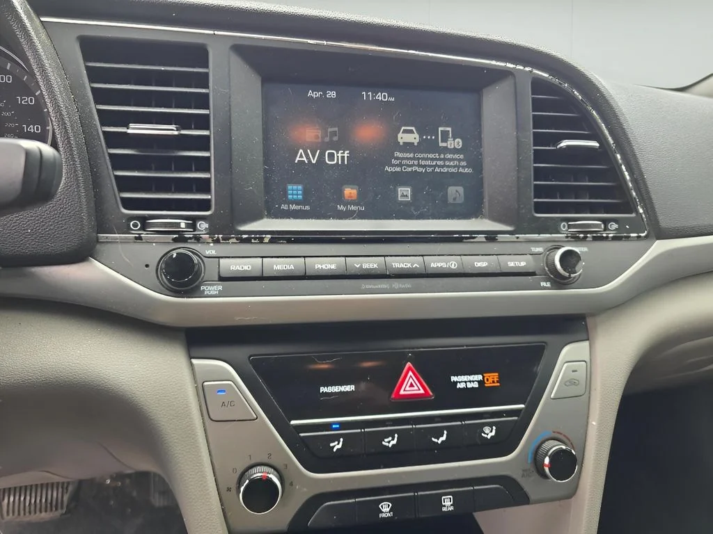 Used 2018 Lakeside Blue Hyundai SEL image 18