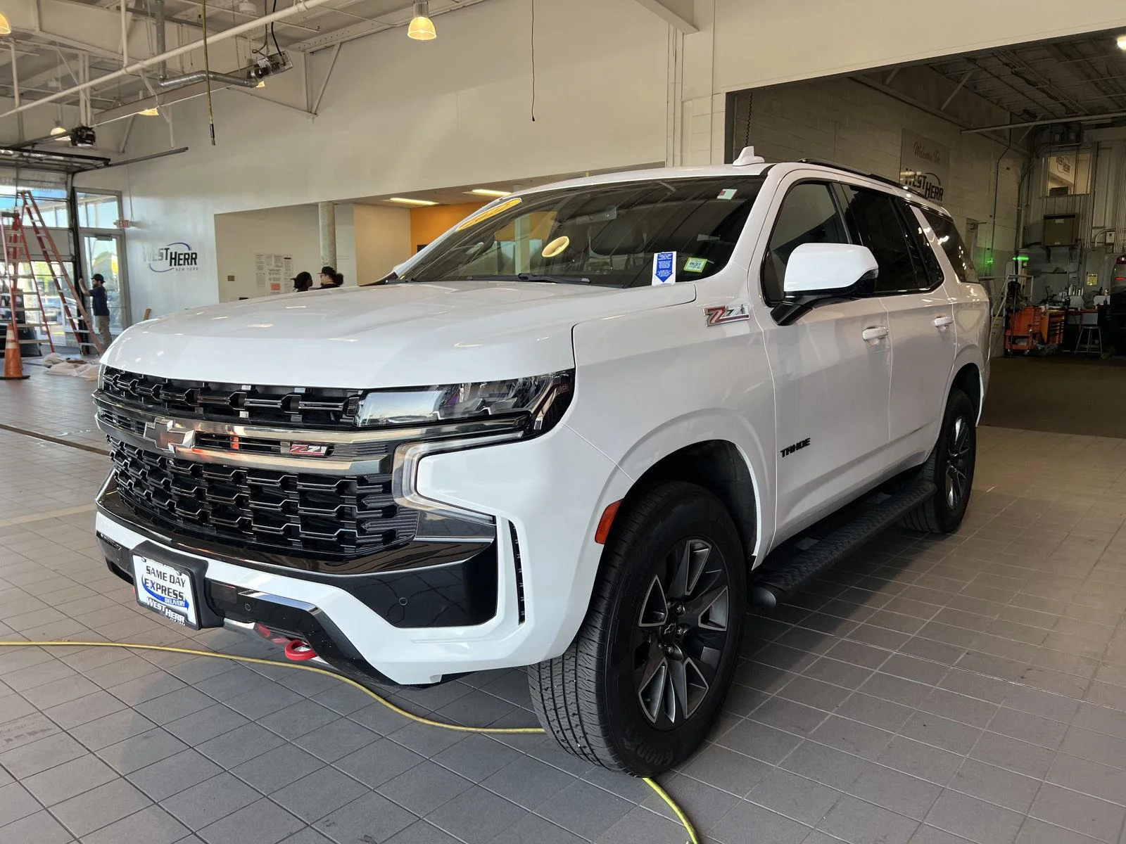 Used 2022 Summit White Chevrolet Z71 image 5