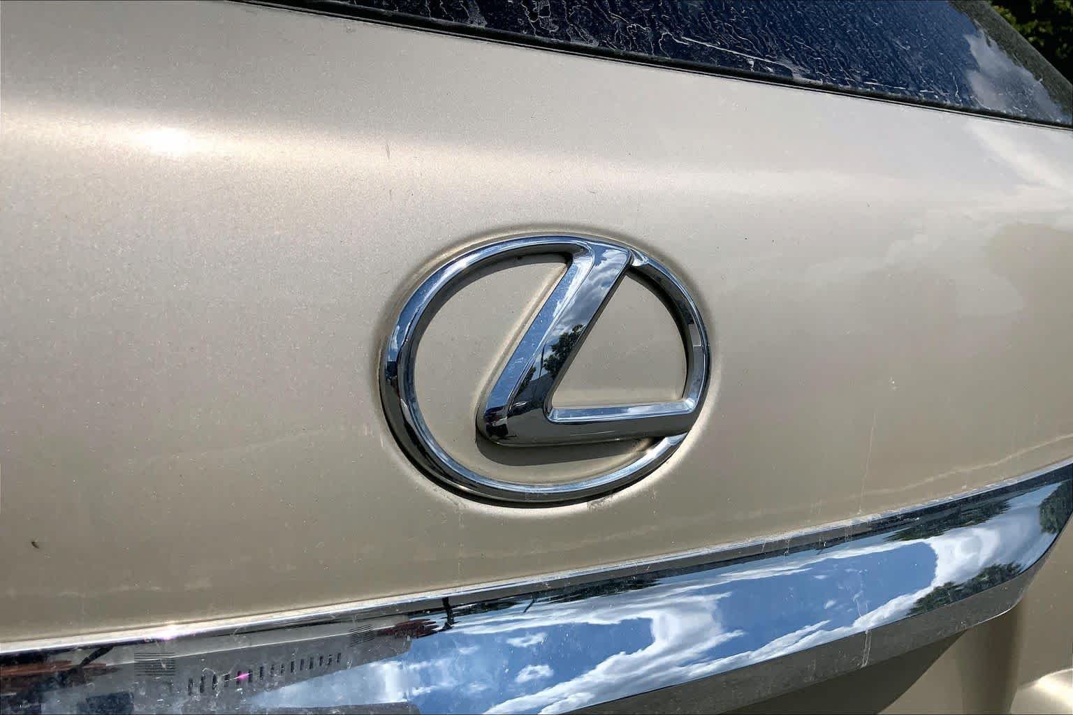 Used 2015 Satin Cashmere Metallic Lexus  image 31