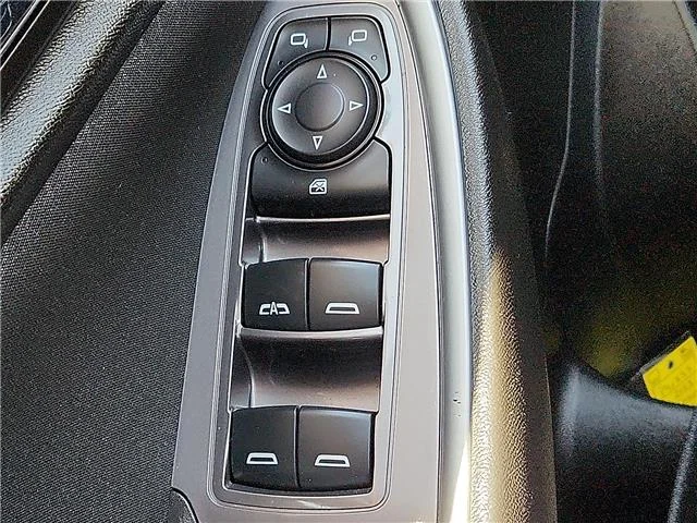 Used 2023 Blue Chevrolet 1LT image 17