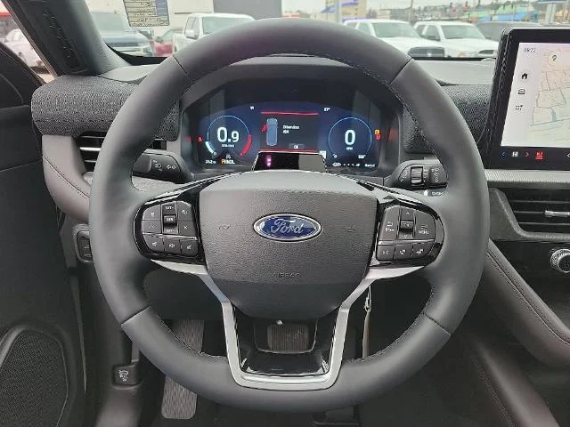 New 2026 Star White Metallic Tri-Coat Ford Platinum™ image 20