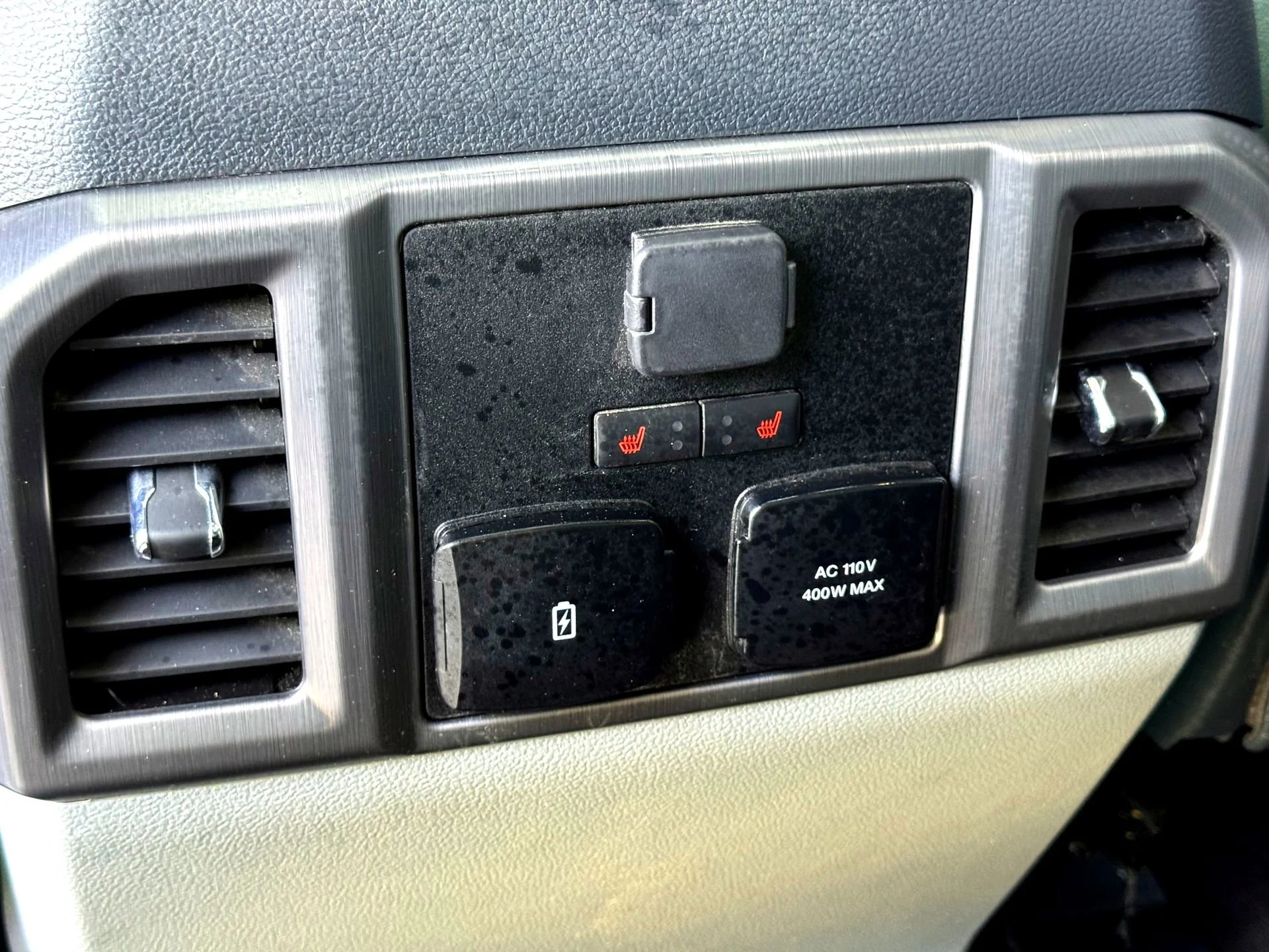 Used 2022  Ford Limited image 25
