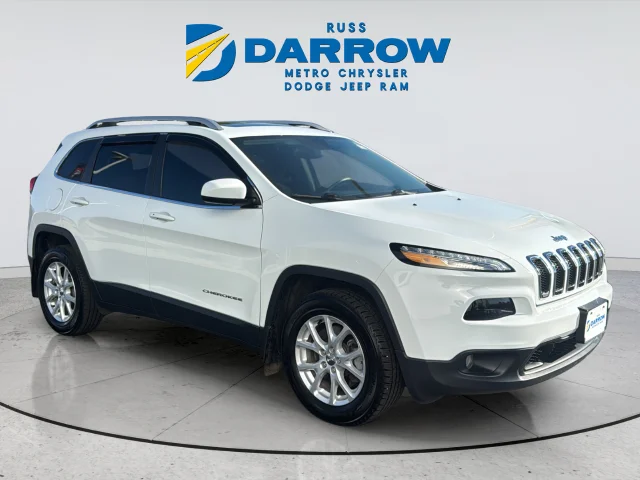Used 2017 White Jeep Latitude image 7
