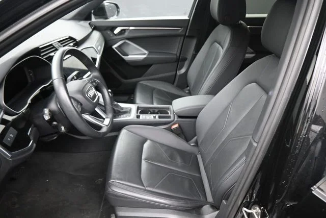 Used 2025  Audi Premium image 21