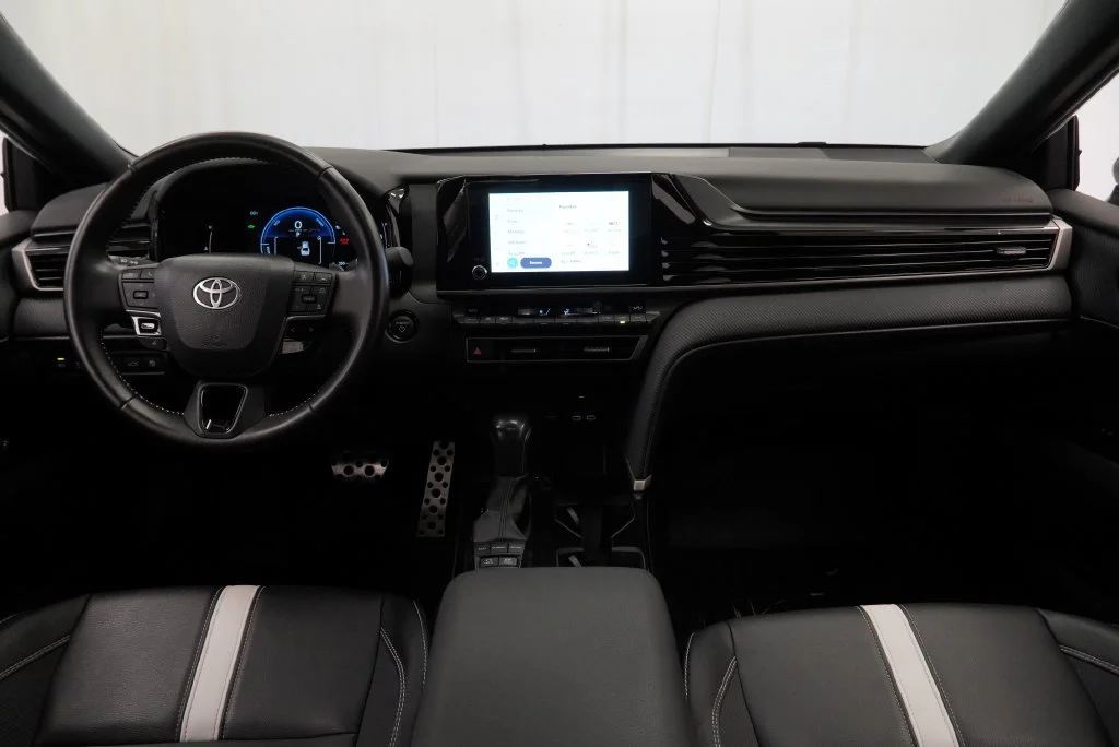 Used 2025 White Toyota SE image 3