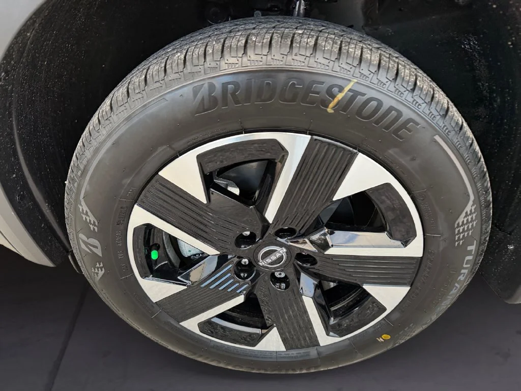 New 2027 Black Nissan SV image 9