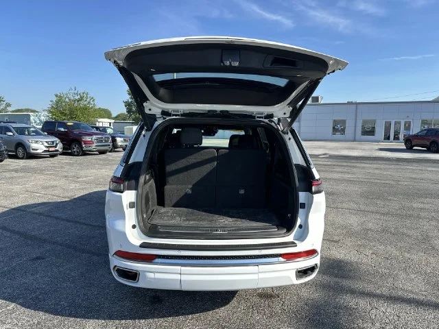 Used 2024 White Jeep Summit image 23