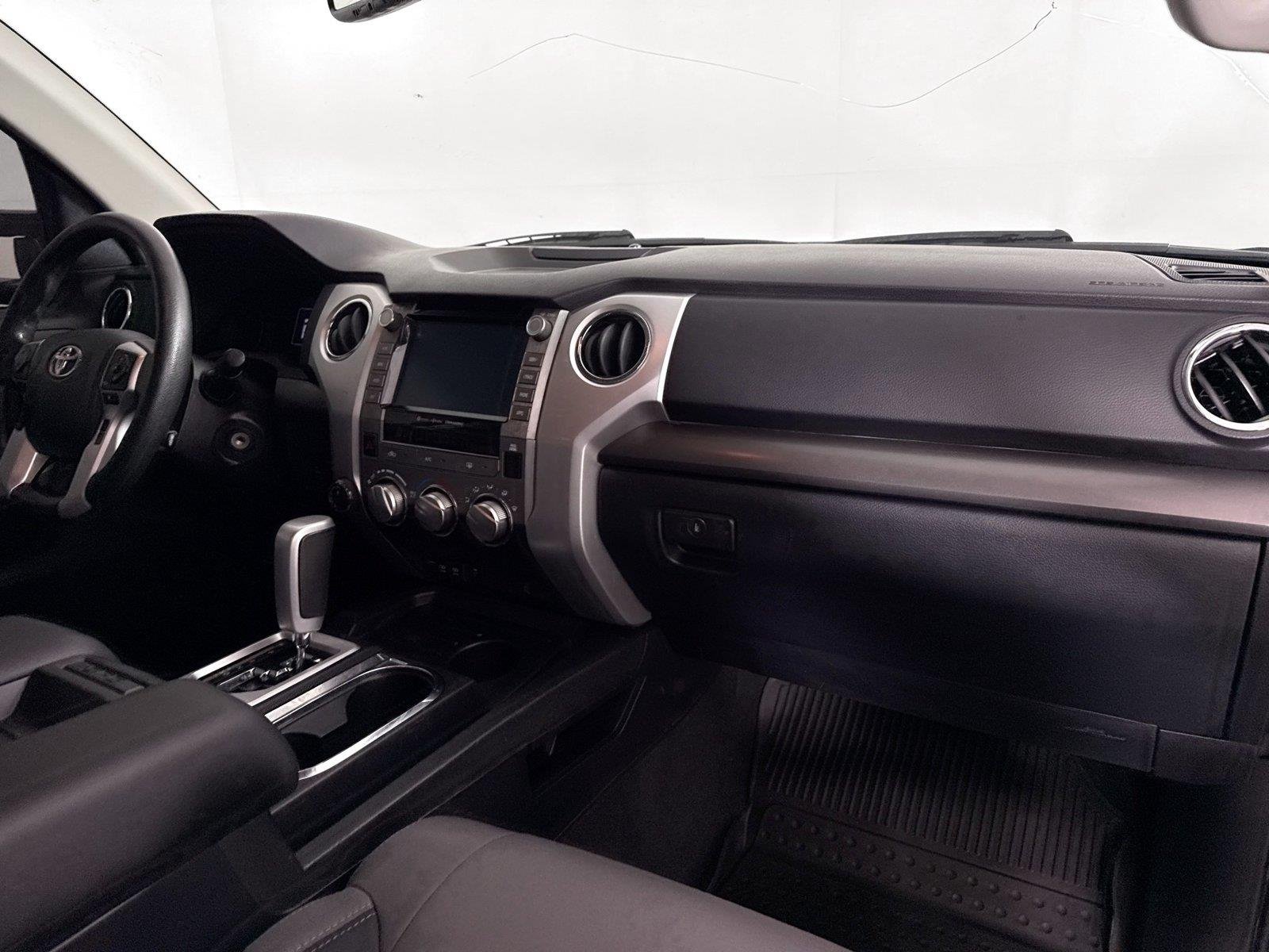 Used 2020 Midnight Black Metallic Toyota SR5 image 38