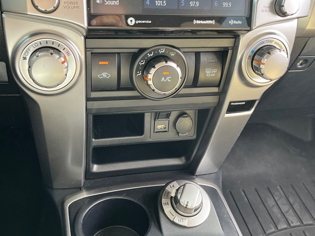 Used 2020 White Toyota SR5 image 25
