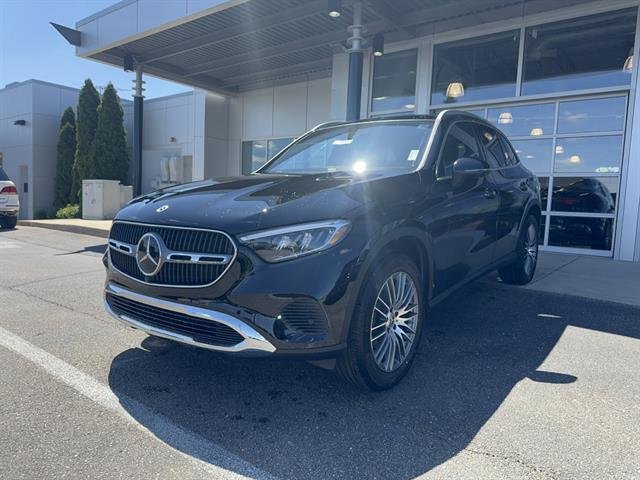 New 2026 Black Mercedes-Benz GLC 300 4MATIC® image 1