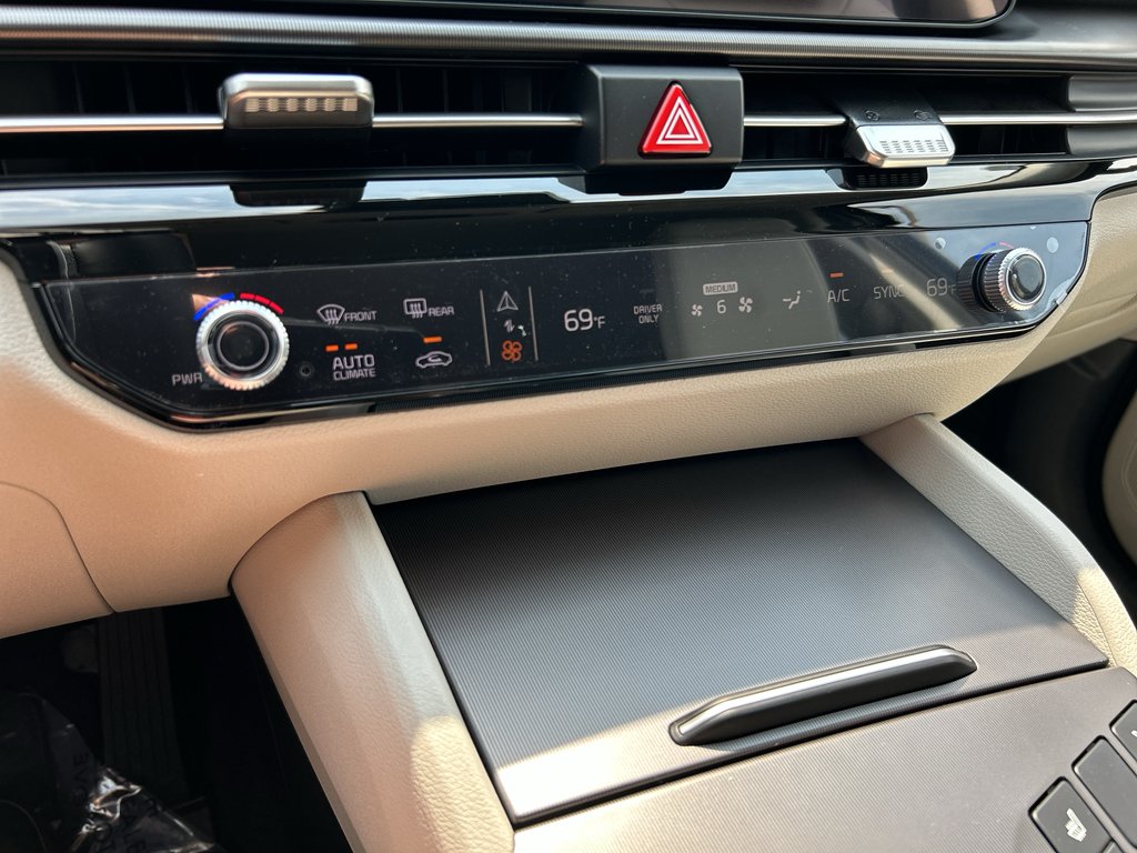 New 2027 Fusion Black Kia EX image 22