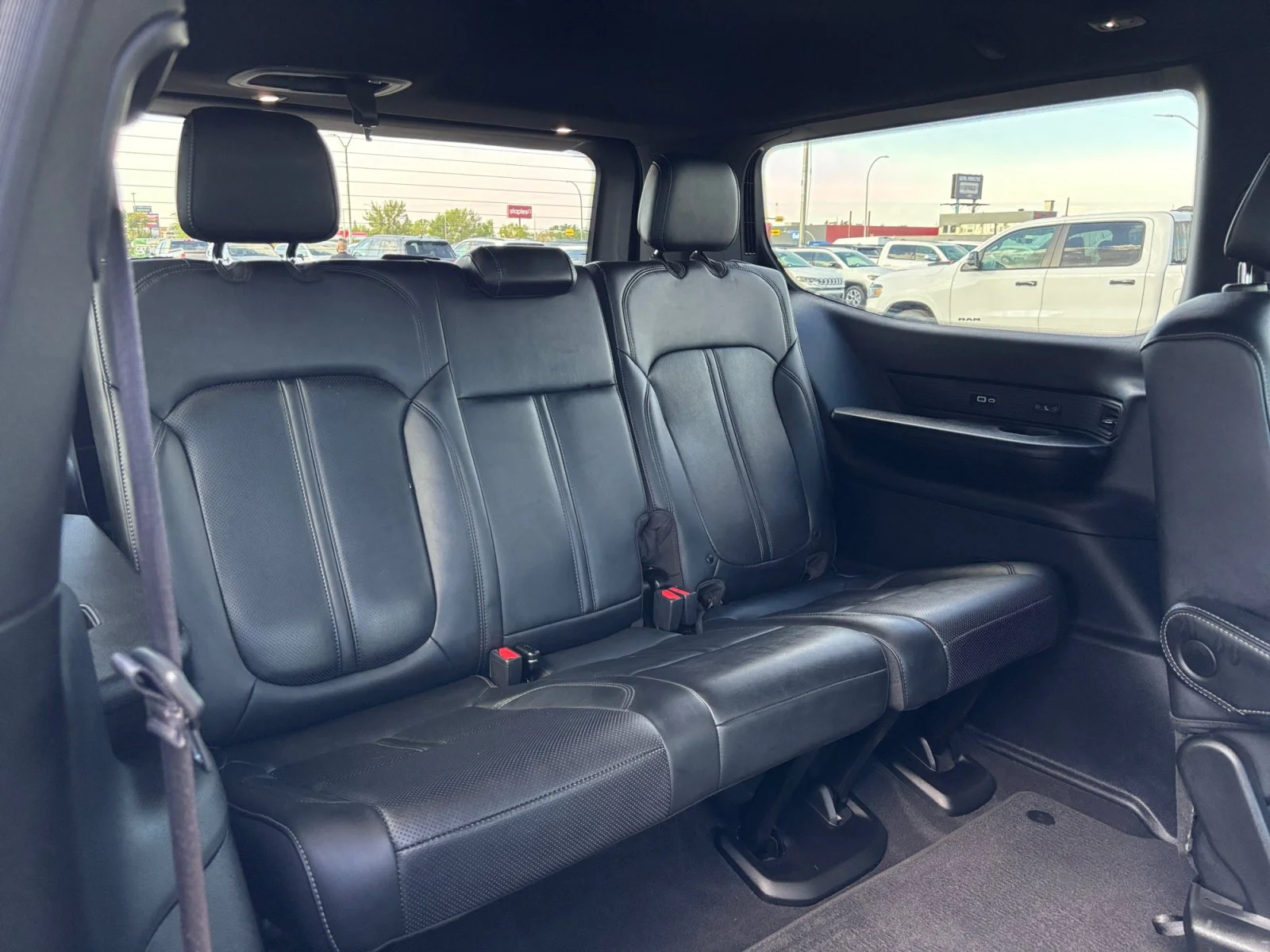 Used 2022 Black Jeep Series III image 23