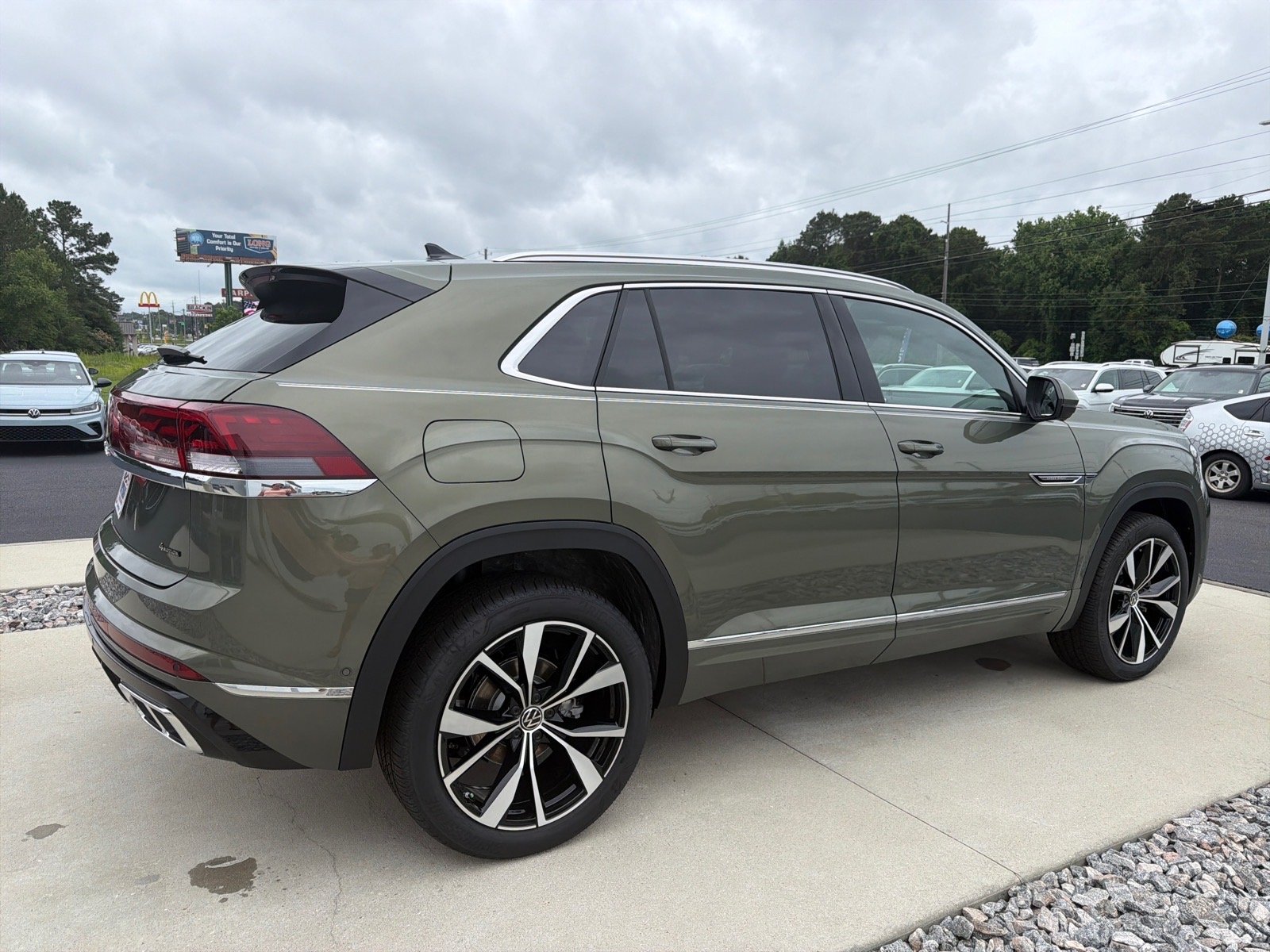 New 2026 Avocado Green Pearl Volkswagen SEL Premium R-Line 4Motion image 18
