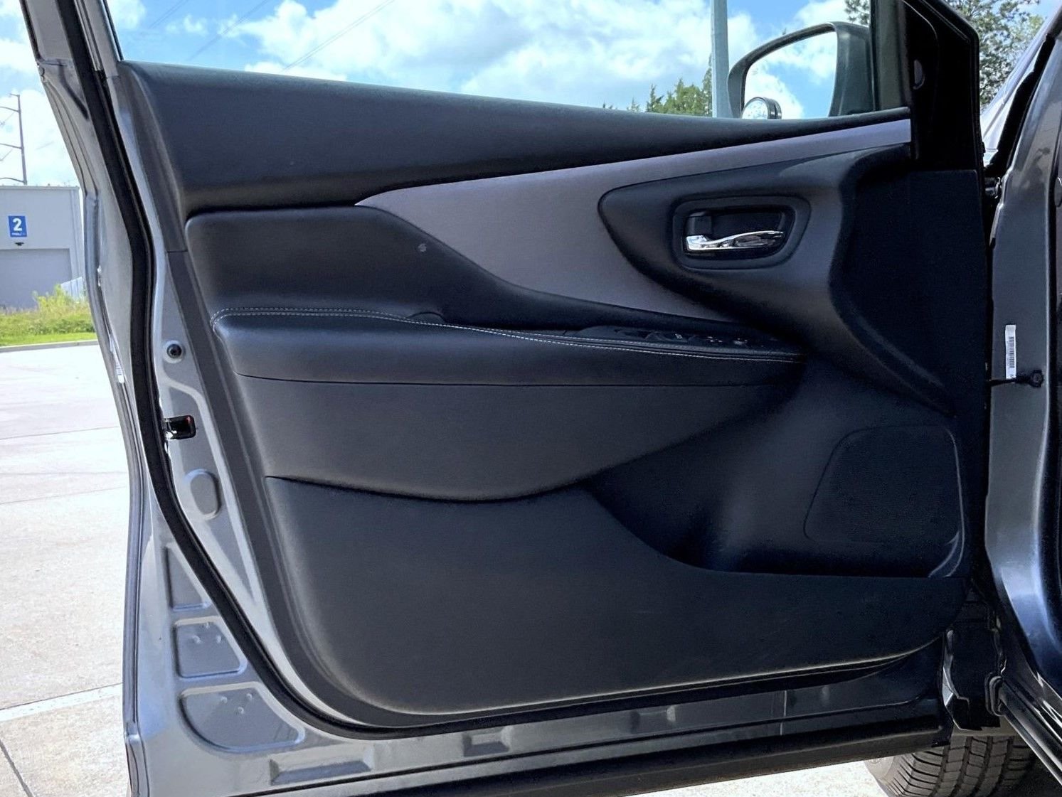 Used 2020 Gray Nissan SV image 9