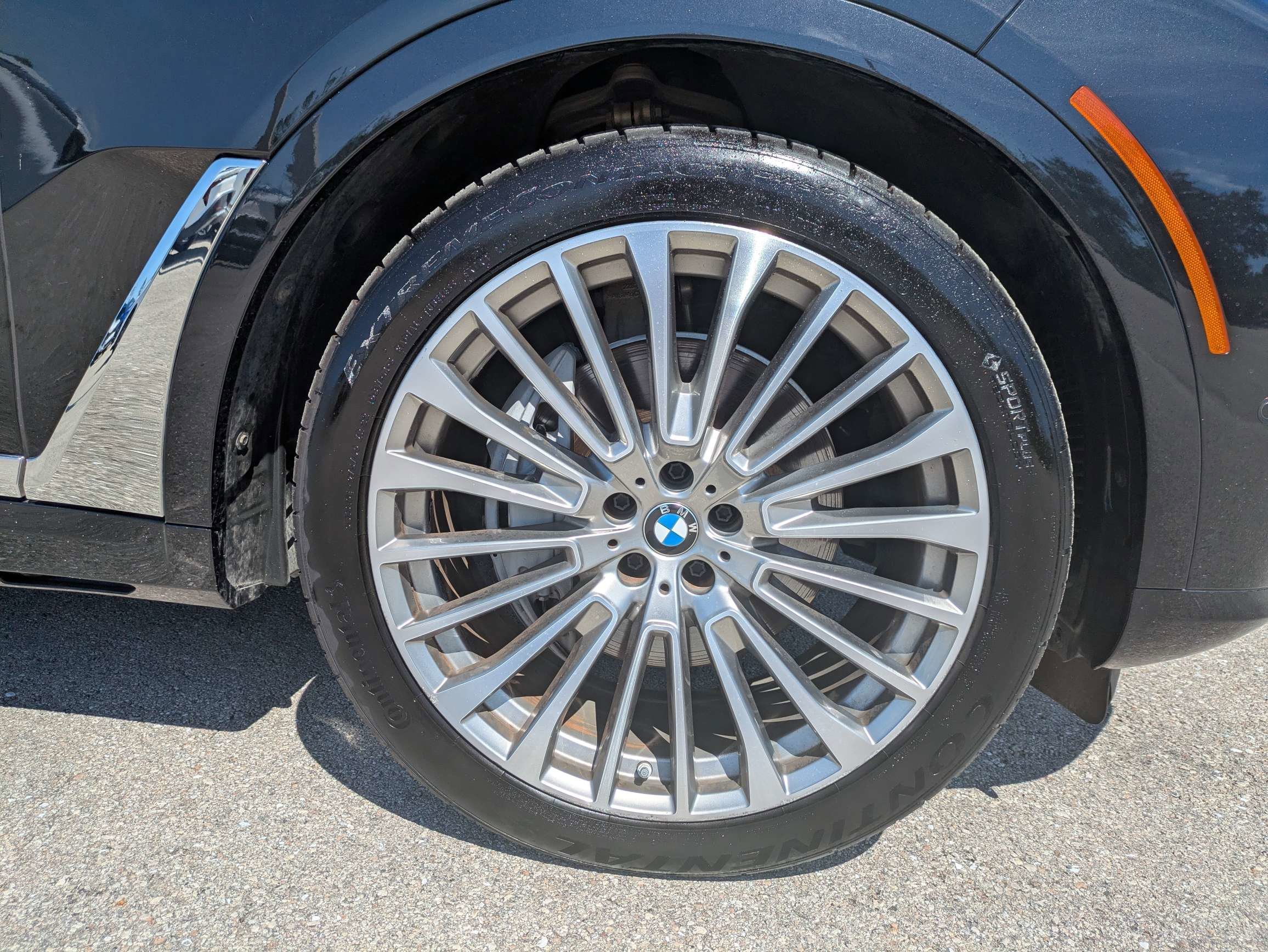 Used 2023 Black Sapphire Metallic BMW xDrive40i image 12